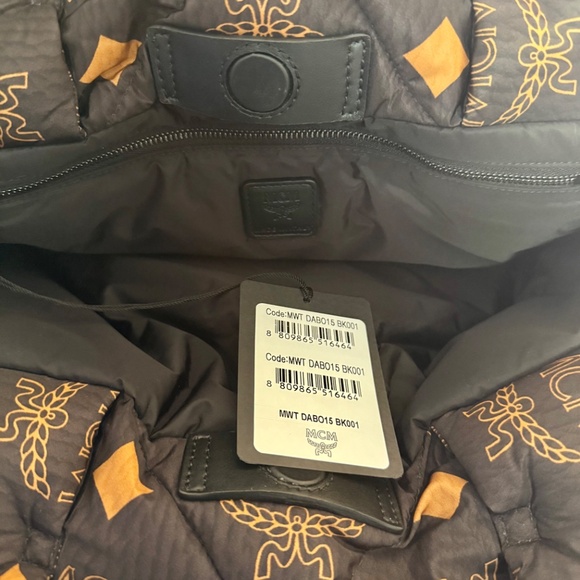 MCM -MÜNCHEN QUILTED TOTE IN MAXI MONOGRAM NYLON - Picture 4 of 4